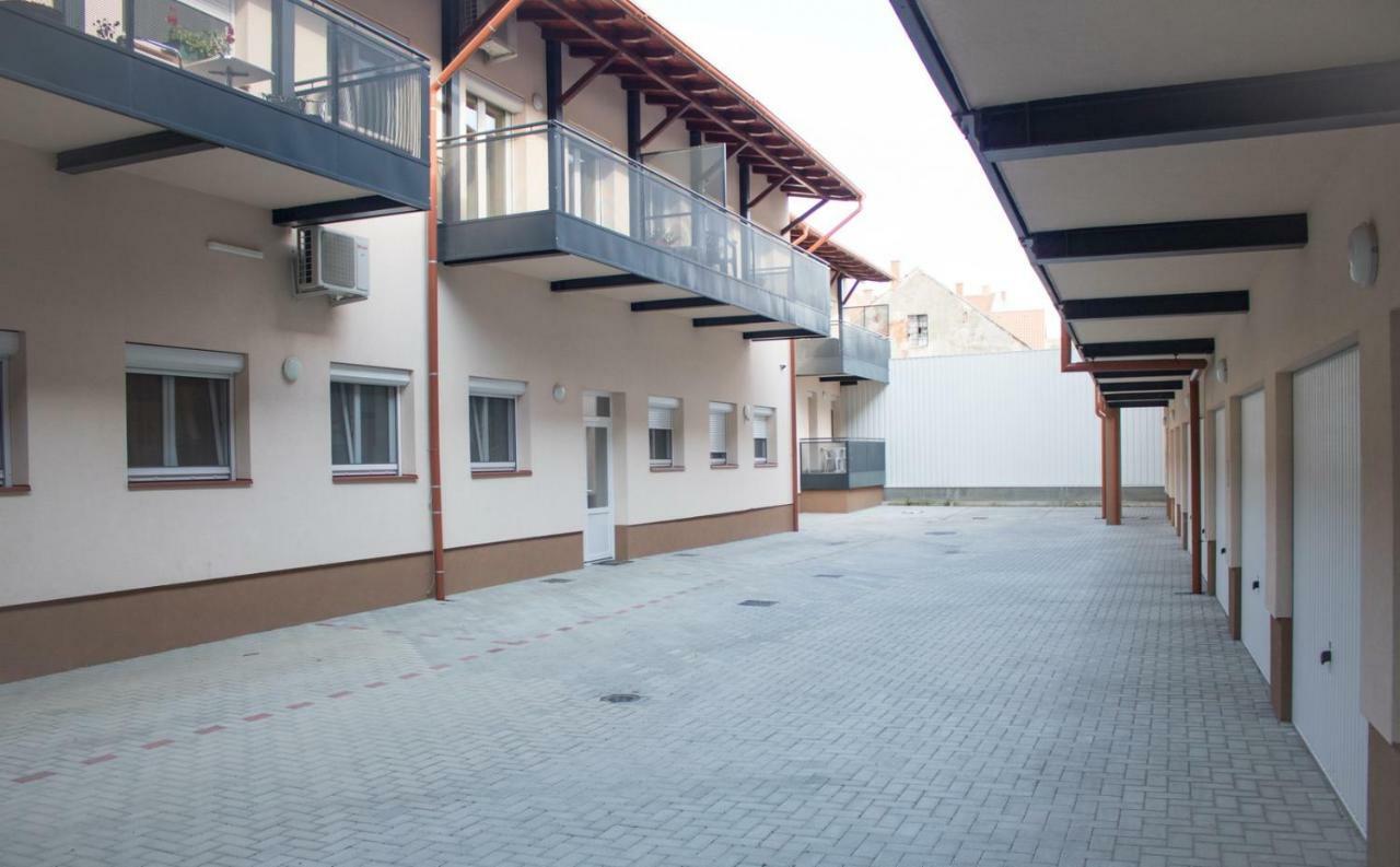 Trika Apartman Sárvár Exteriér fotografie